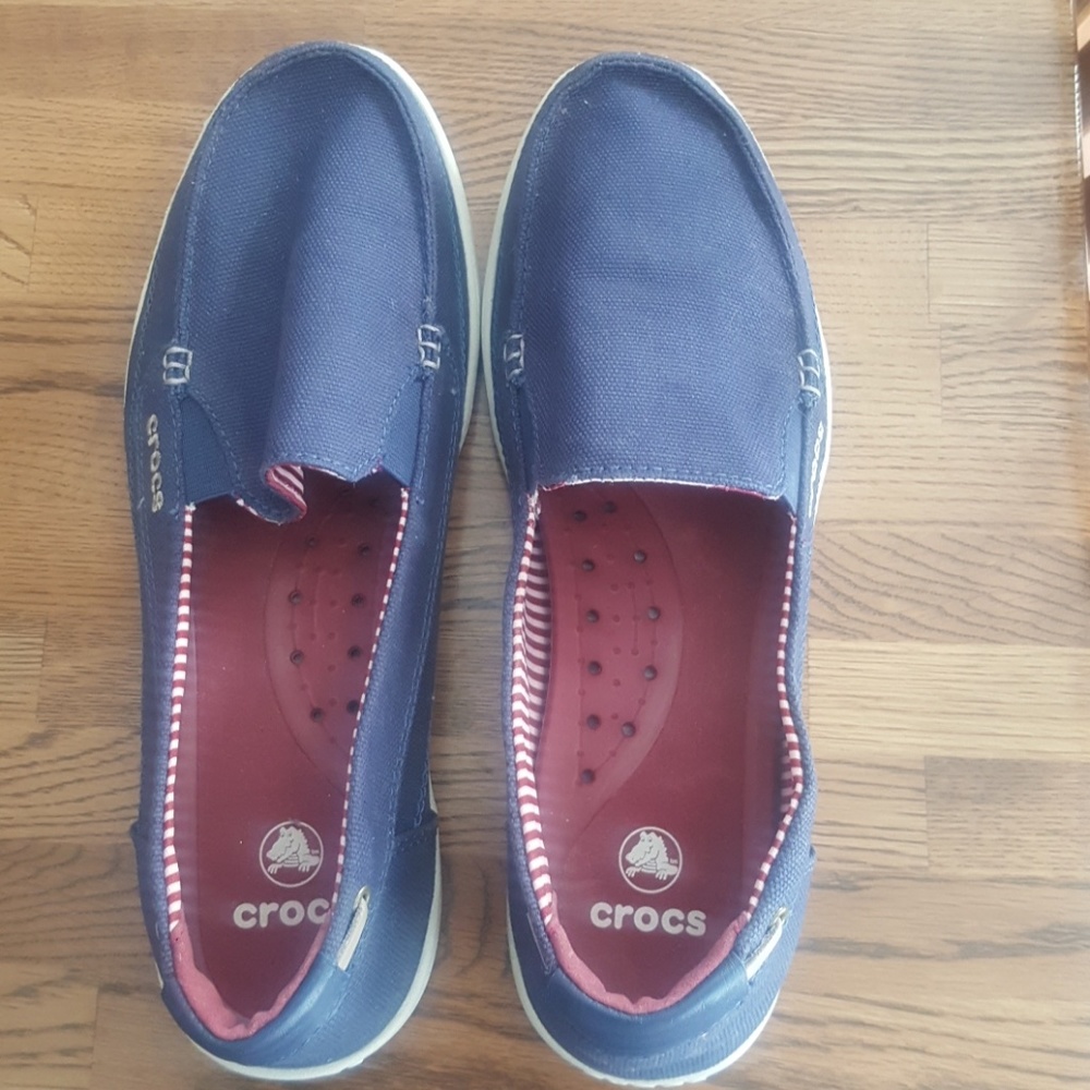 Crocs loafers in navy